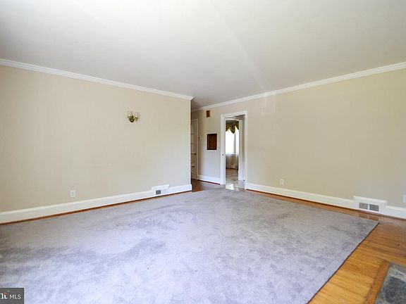 2nd image of 1524 Orlando Rd