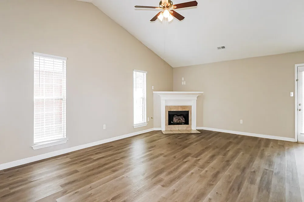3 bed, 2.0 bath, 1634 sqft, $1,890 — Photo 4