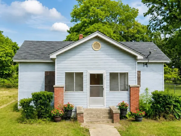 305 N School St, Dermott, AR 71638