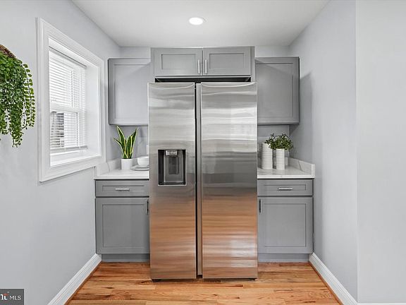 4th image of 4046 Boarman Ave
