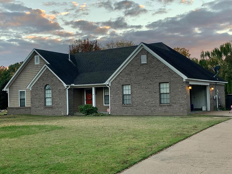 1st image of 326 River Wind Dr