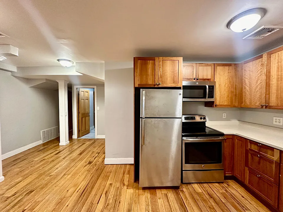 28 E Grand Ave #BB-0