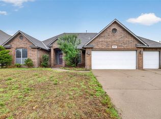 1813 Kingsgate Ter, Yukon, OK 73099
