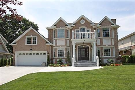 2nd image of 38 Nassau Rd