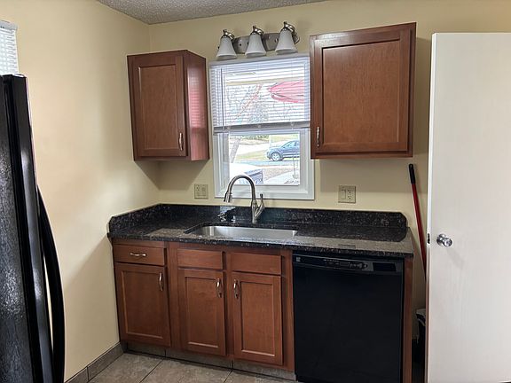 4th image of 4134 57th St
