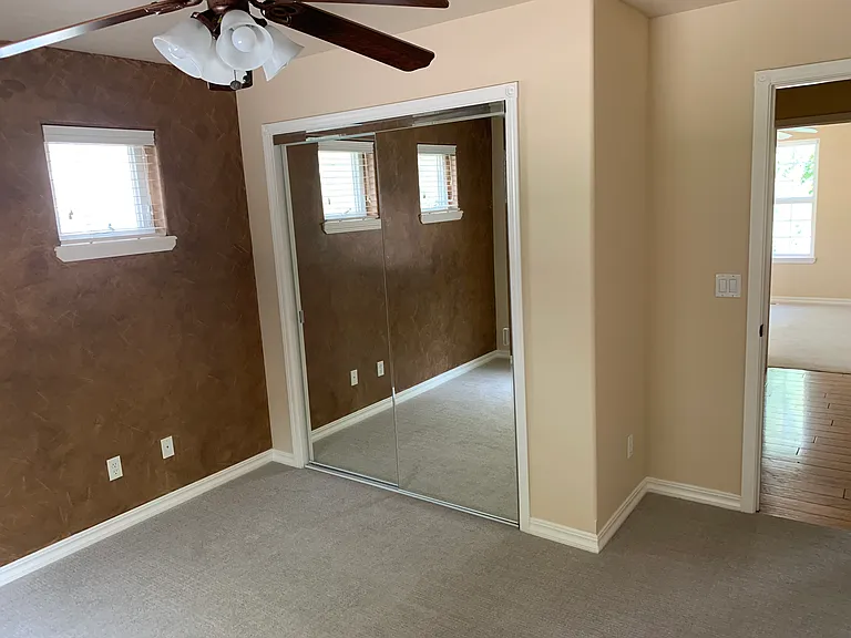 511 Sanders Ave — Photo 8