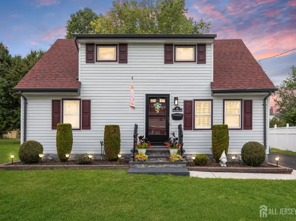 43 N Madison Ave, Avenel, NJ 07001