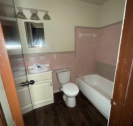 2nd image of 3433 Lamphier Ave