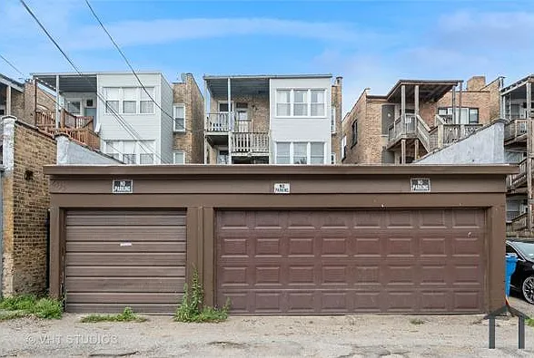 6335 N Claremont Ave — Photo 28