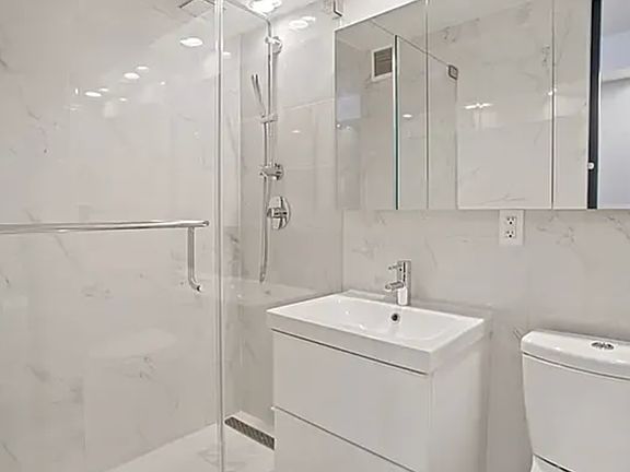 5th image of 430 W 34th St APT 4F
