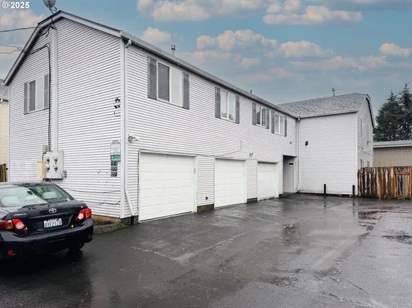 8224 SE Washington St, Portland, OR 97216