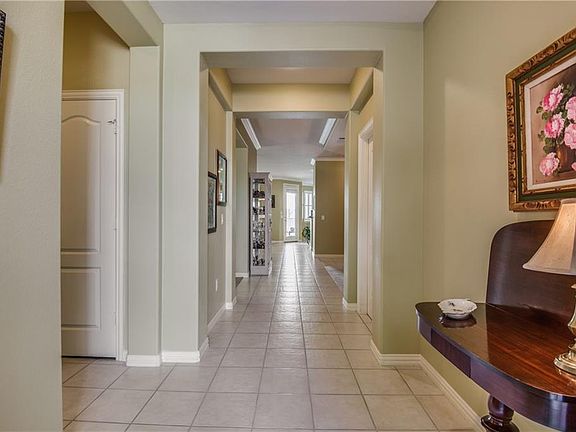 4th image of 11301 Southerland Dr