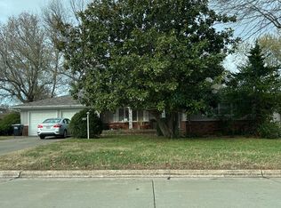 1853 E Gretna St, Springfield, MO 65804