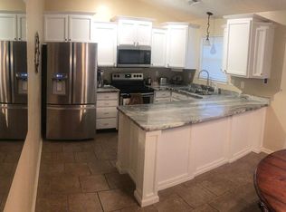 510 Hunting Creek Dr, Greenwood, IN
