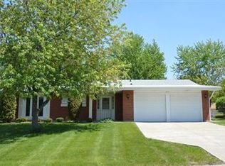 2S225 Hampton Ln, Lombard, IL 60148