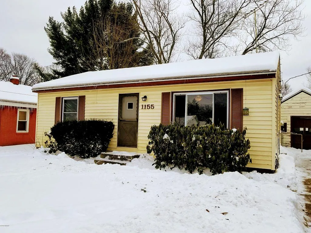 1155 Roosevelt Ct photo 1