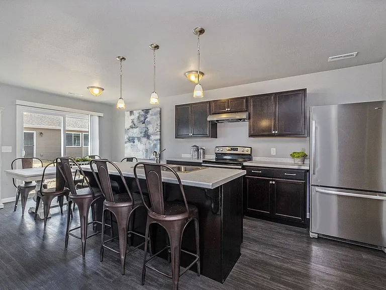 1847 Bluff Ridge Ct — Photo 5