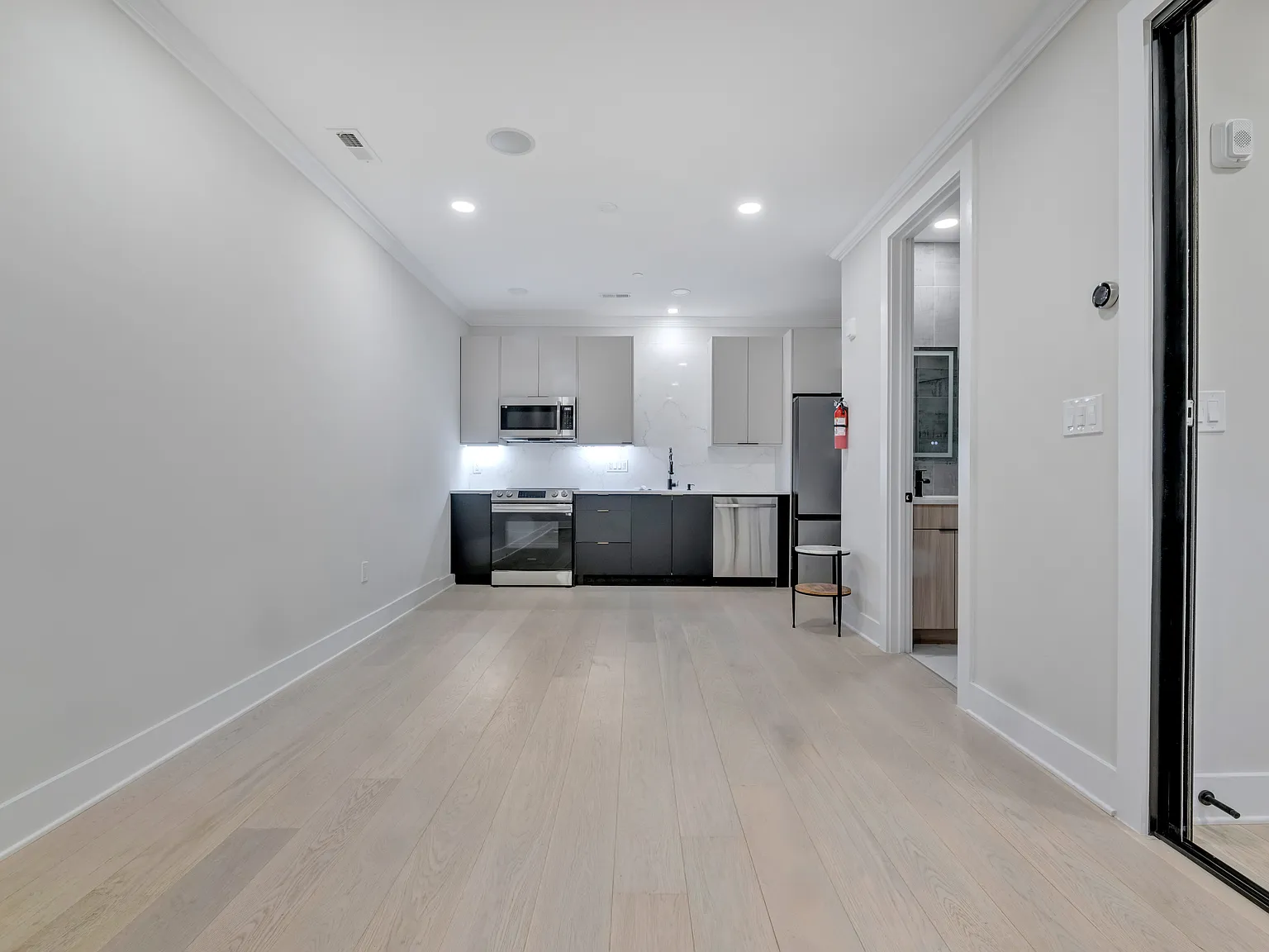 1 bed, 547 sqft, $1,700 — Photo 2