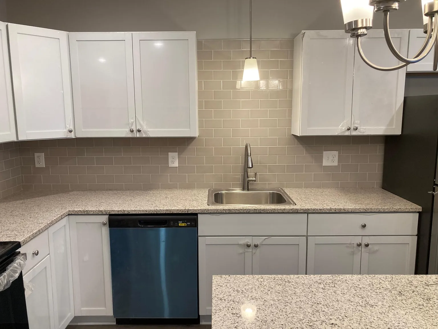 2 bed, 1.5 bath, 1255 sqft, $2,000 — Photo 4