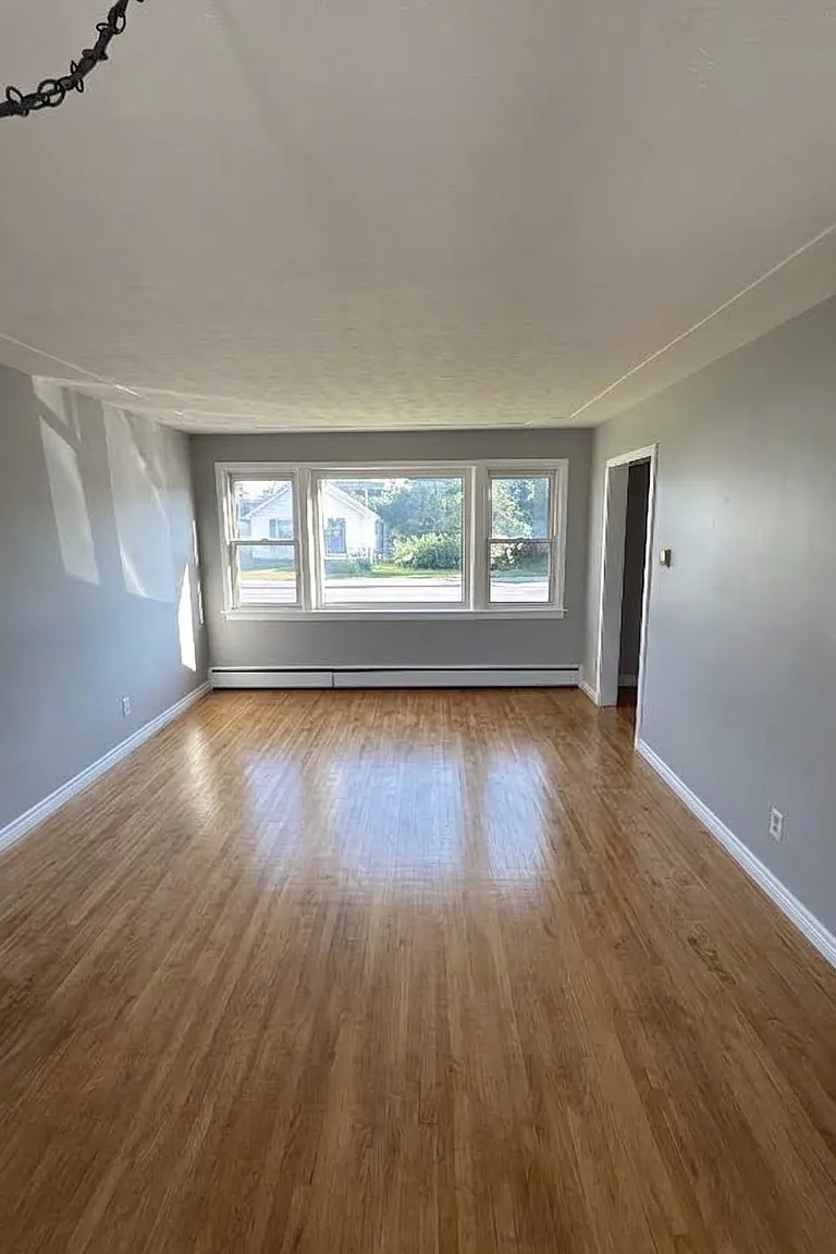 1014 Wellington Street East Sault Ste. Marie — Photo 4