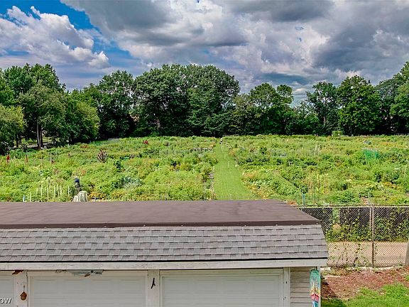 3rd image of 4514 Broadale Rd