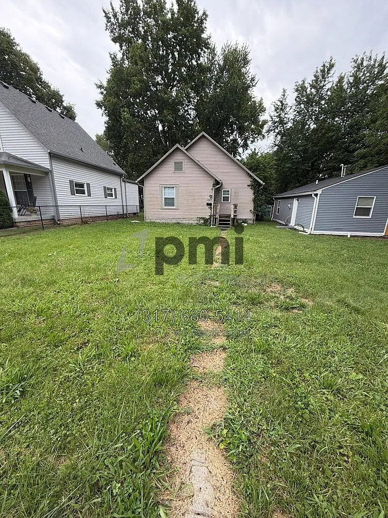 1 bed, 1.0 bath, 984 sqft, $995 — Photo 1