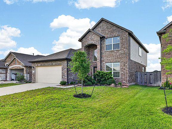 3rd image of 26610 Daylily Grove St