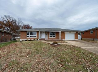 2600 Waltham Dr, Saint Louis, MO