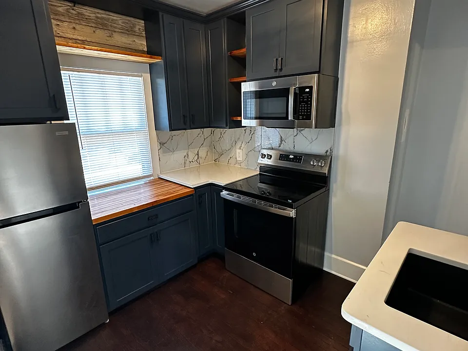 1001 S 2nd Ave #4