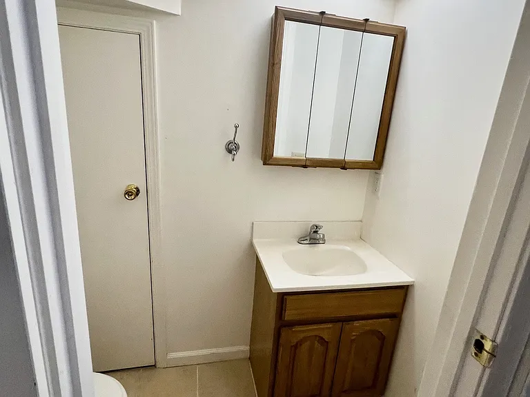 446 Arch St #3 — Photo 5