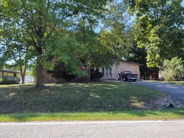 3611 Kingsway Dr, Crown Point, IN 46307