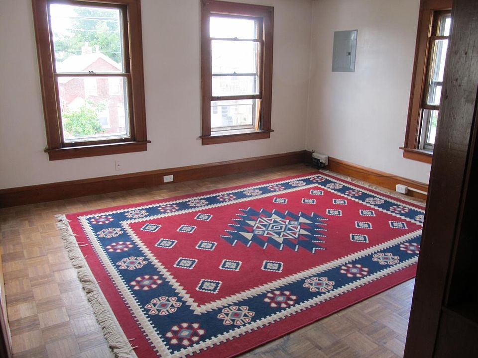 huge front room/bedroom