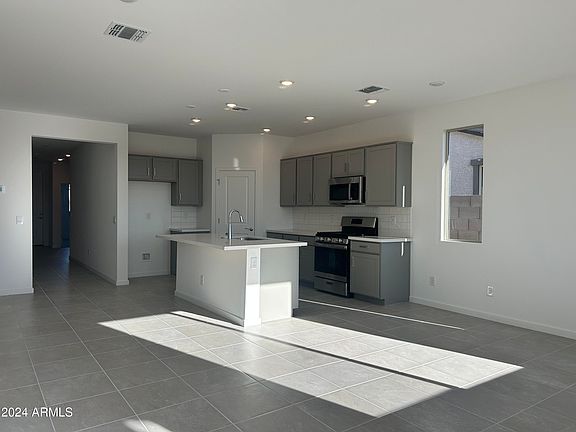 5th image of 25228 N 156TH Lane