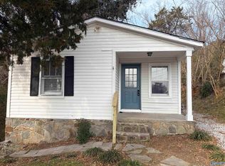 912 Carlisle Ave, Guntersville, AL 35976