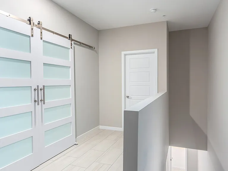 2134 W Harmont Dr — Photo 33