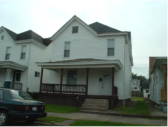 1738 6th St photo 1
