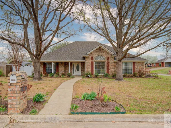 5604 Forest Bend Ln, Texarkana, AR 71854