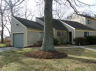 142 Sandy Point Rd, Old Saybrook, CT 06475