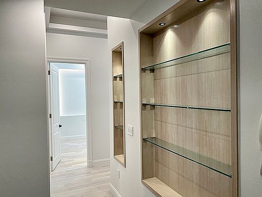 4th image of 114 E 40th St APT 9D