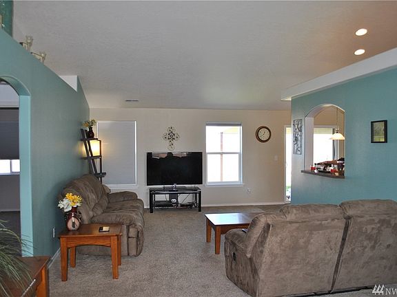 2nd image of 1708 E Truman Dr