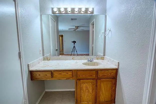 2402 Summer Place Dr — Photo 35