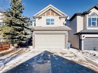 38 S Springborough Way SW, Calgary, AB T3H 5T4