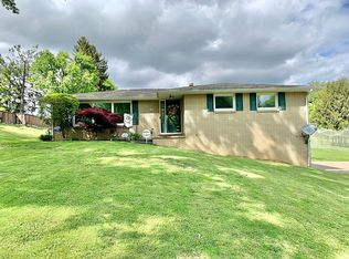 100 Madonna Ln, Follansbee, WV 26037