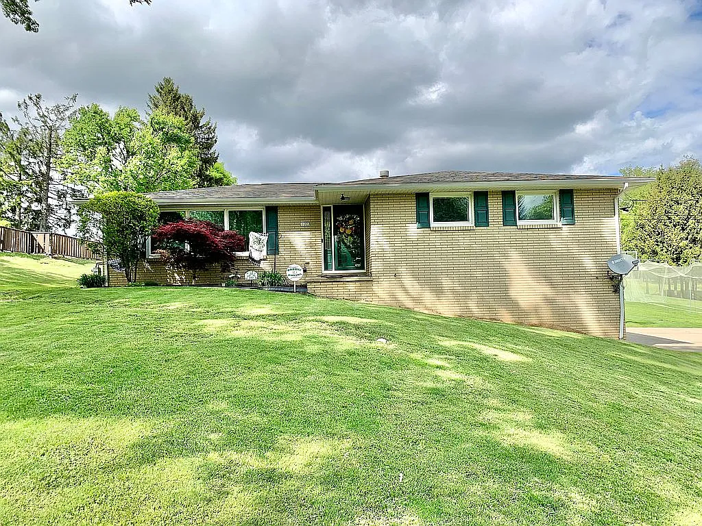 100 Madonna Ln photo 1