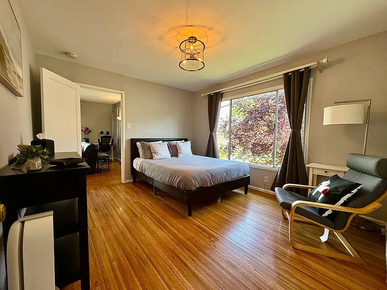 6131 Burlingame Ave — Photo 14