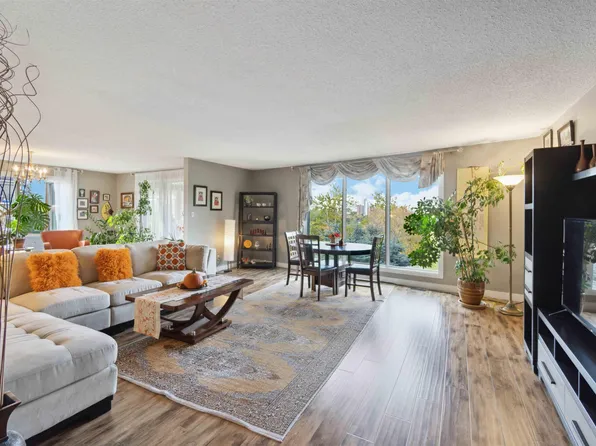 8707 107th St NW #305, Edmonton, AB T6E 5J5