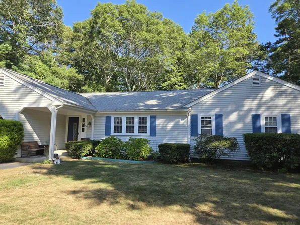 56 Foxglove Rd, Centerville, MA 02632
