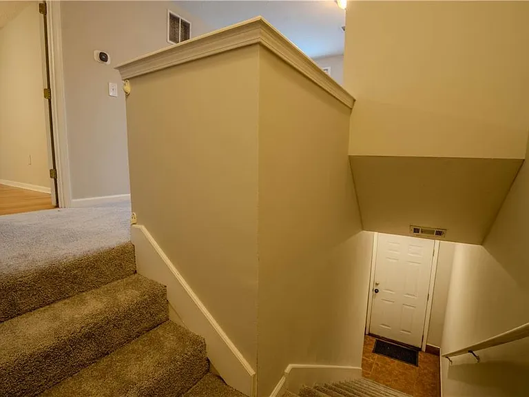 1053 Vista Trl NE — Photo 24