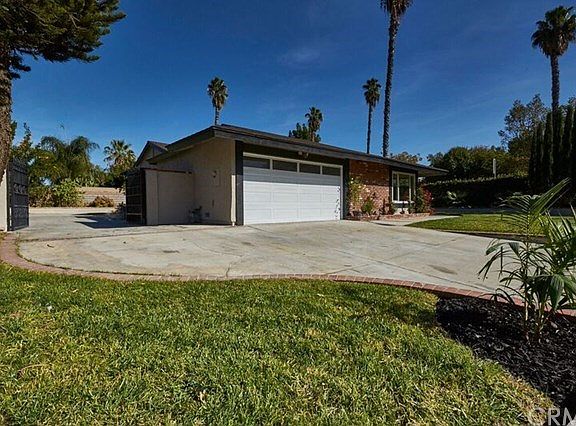 Loads of Parking - Gate goes to 60+ Feet  RV/boat/toys Parking