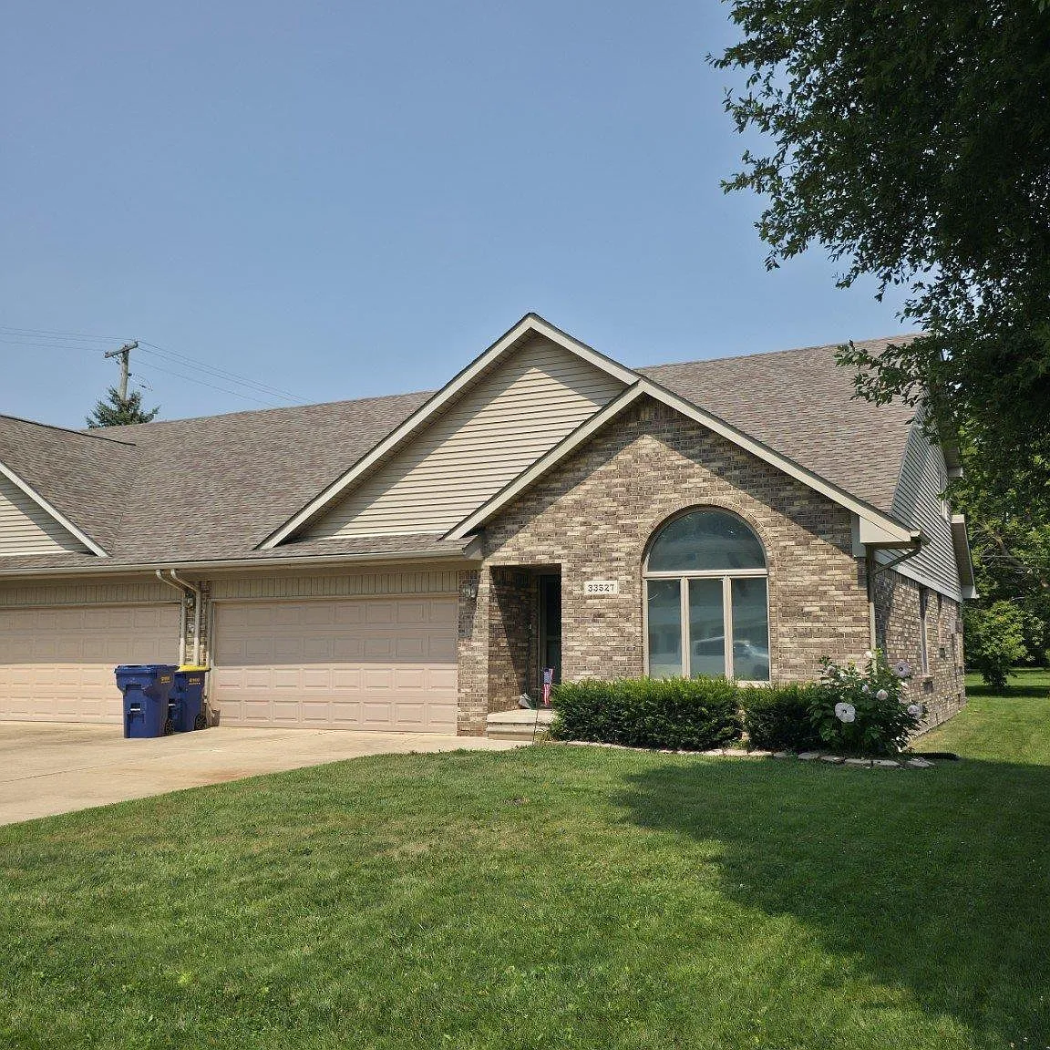 2 bed, 2.5 bath, 1700 sqft, $1,995 — Photo 2